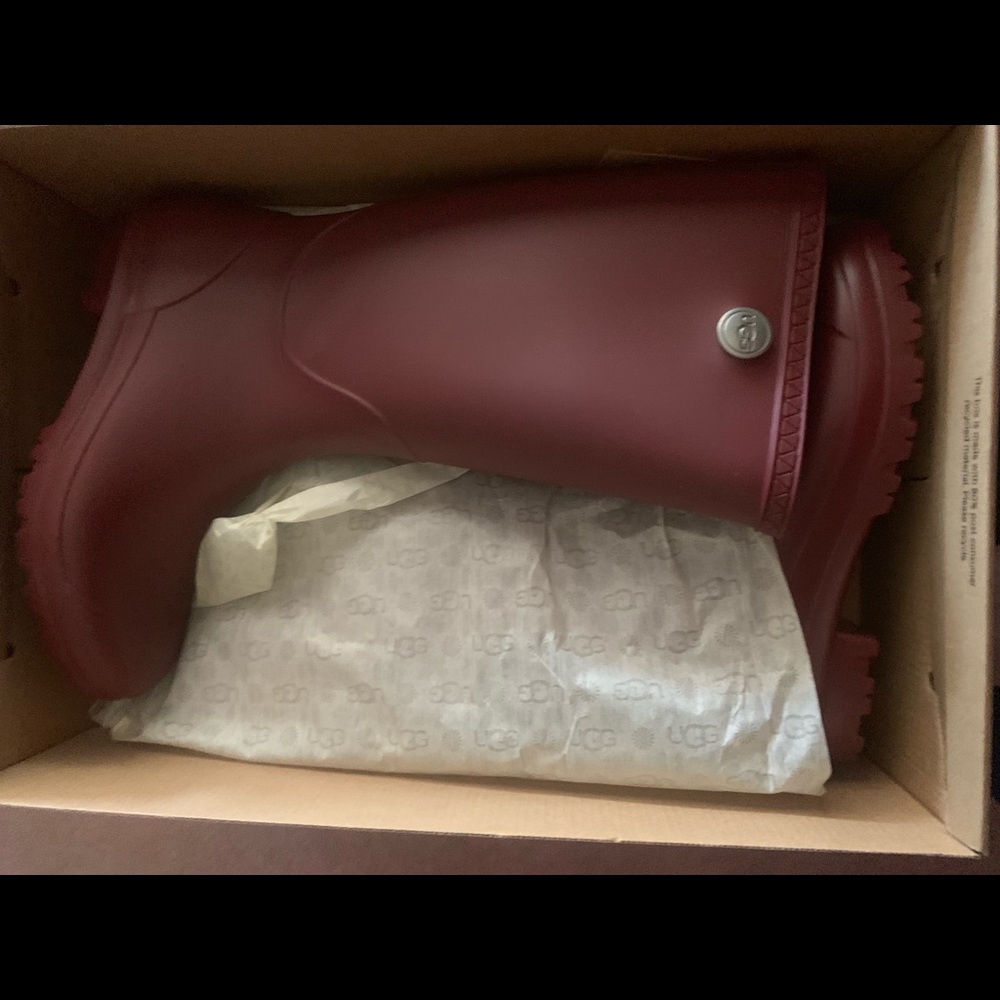 Tall Ugg matte red rain boots